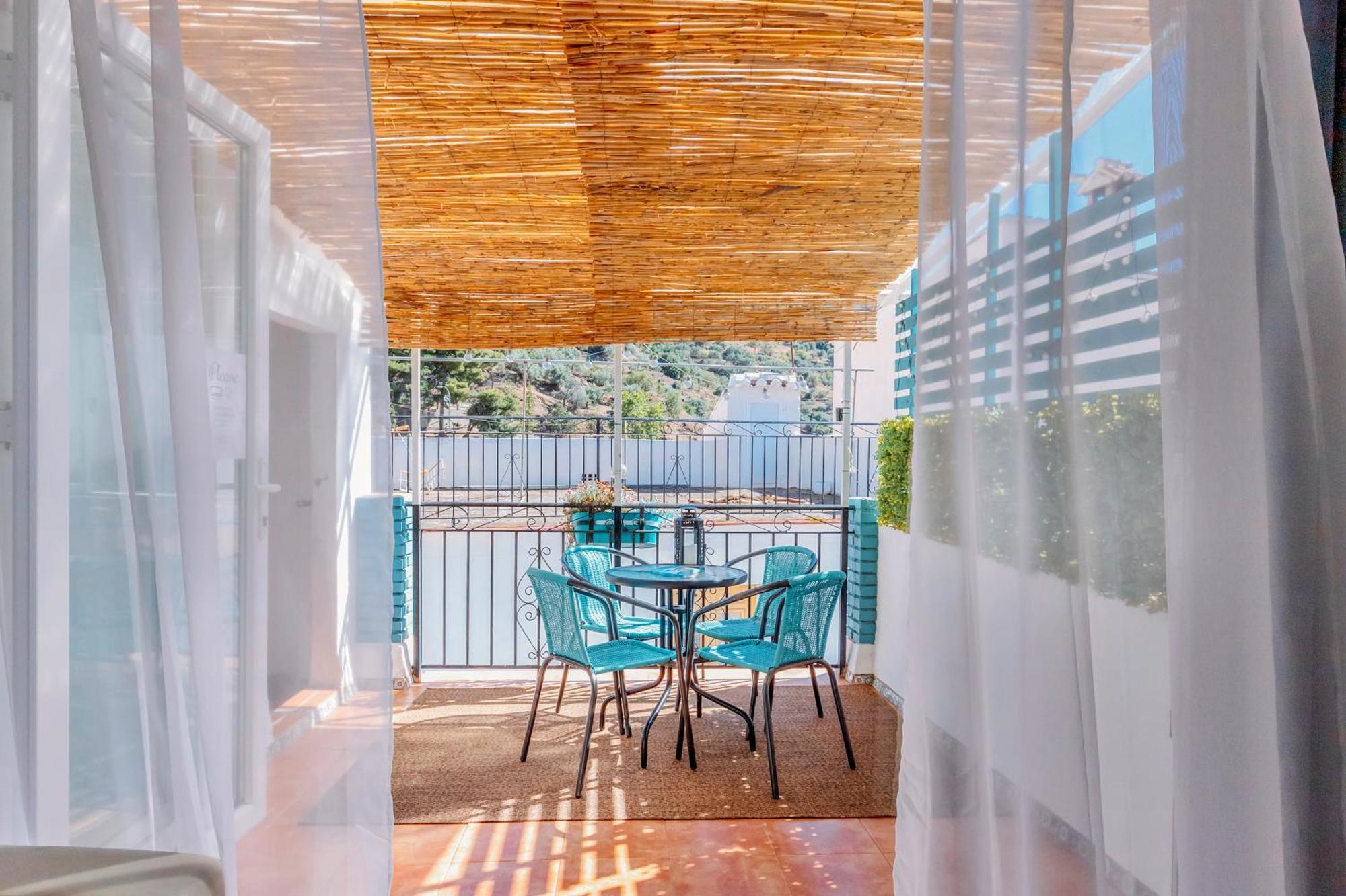Casa De La Montana Apartments Sayalonga Екстериор снимка