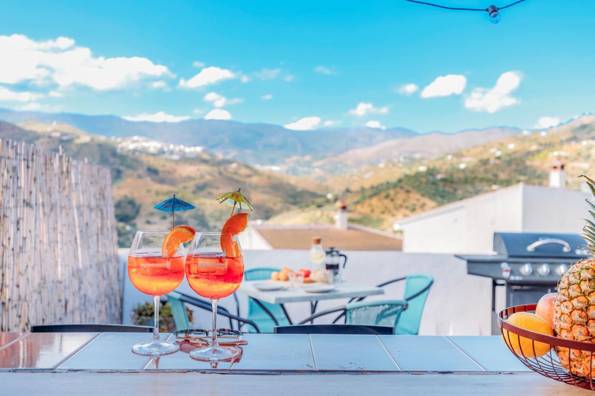 Casa De La Montana Apartments Sayalonga Екстериор снимка