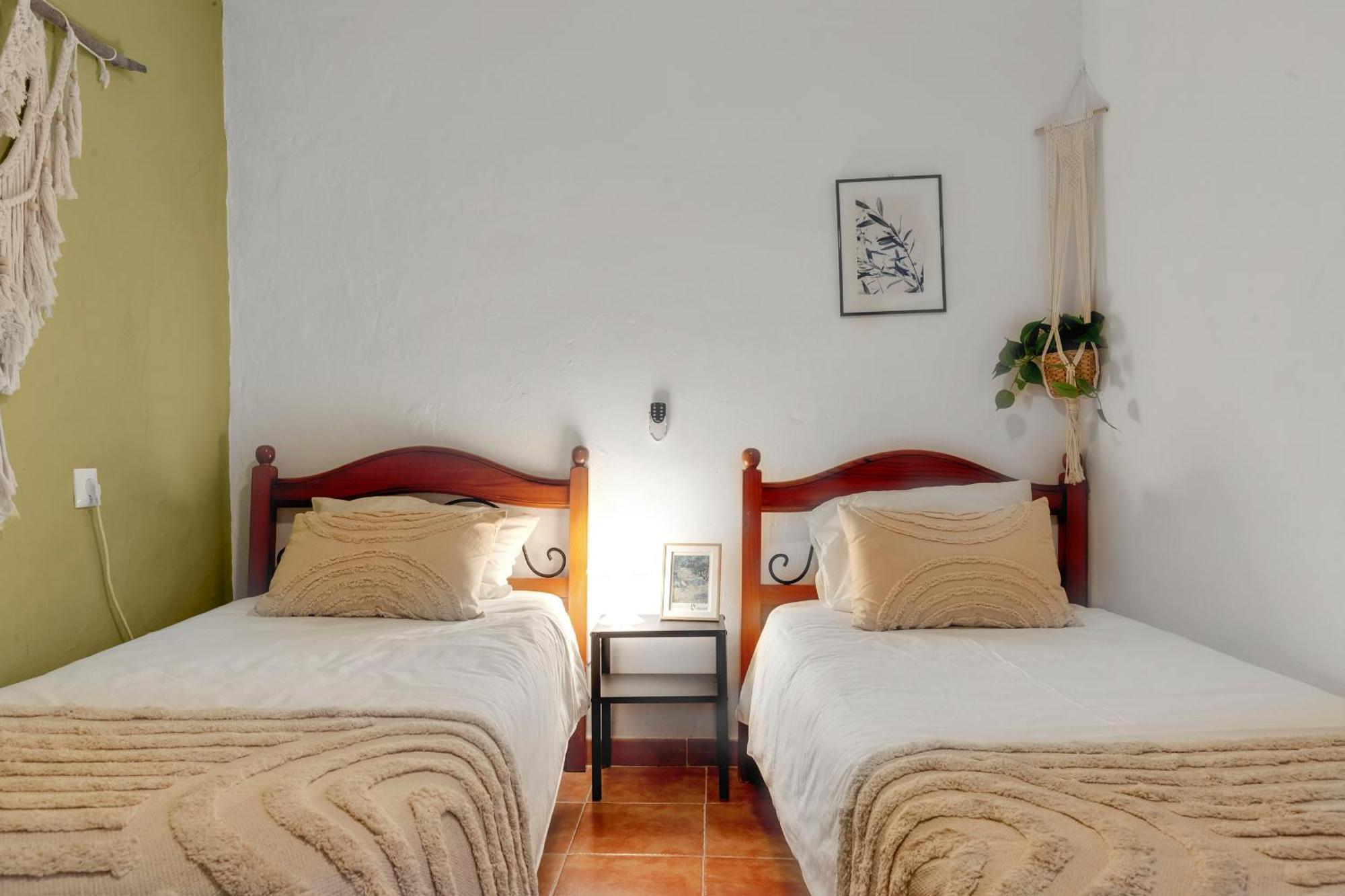 Casa De La Montana Apartments Sayalonga Екстериор снимка