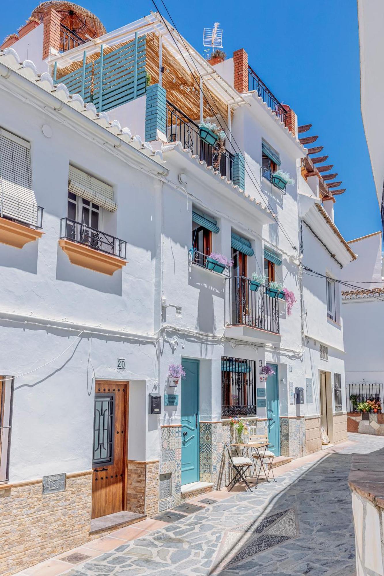 Casa De La Montana Apartments Sayalonga Екстериор снимка