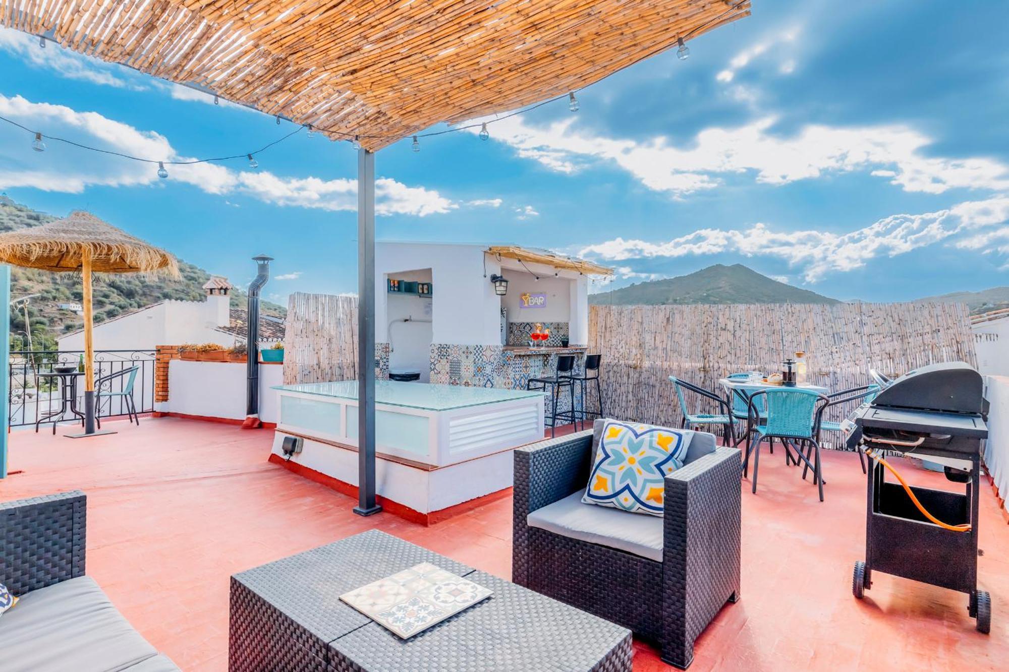 Casa De La Montana Apartments Sayalonga Екстериор снимка